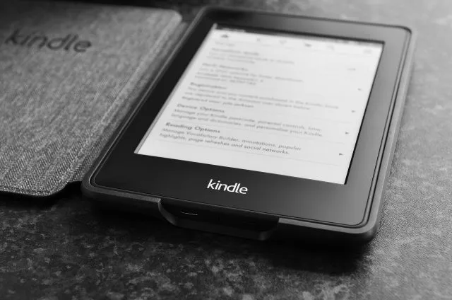 Czym jest Kindle, jakie etui Kindle wybrać i w jaki sposób wykorzystywać to urządzenie?