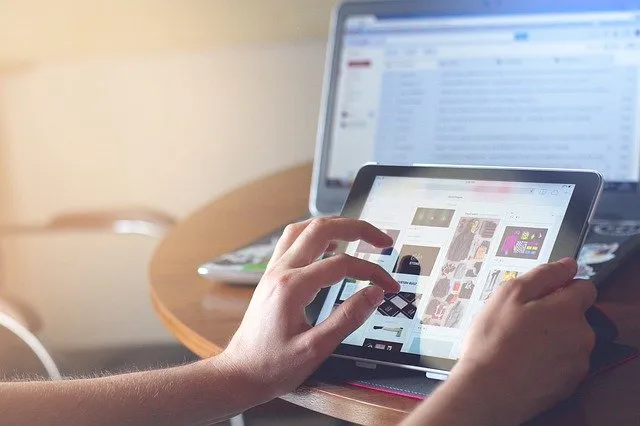 Internet stacjonarny, a internet mobilny- różnice